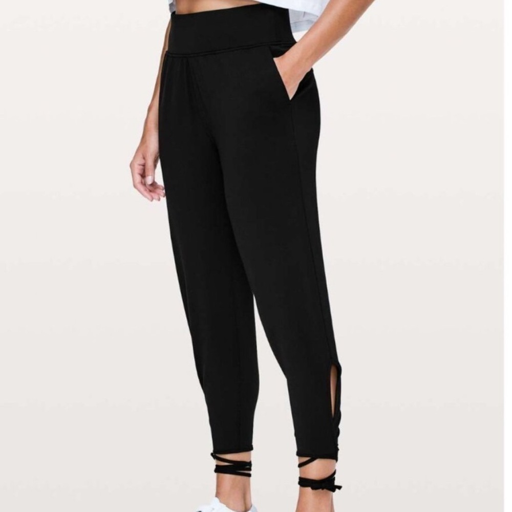 Lululemon Black French Terry Tie Ankle Joggers Size 4